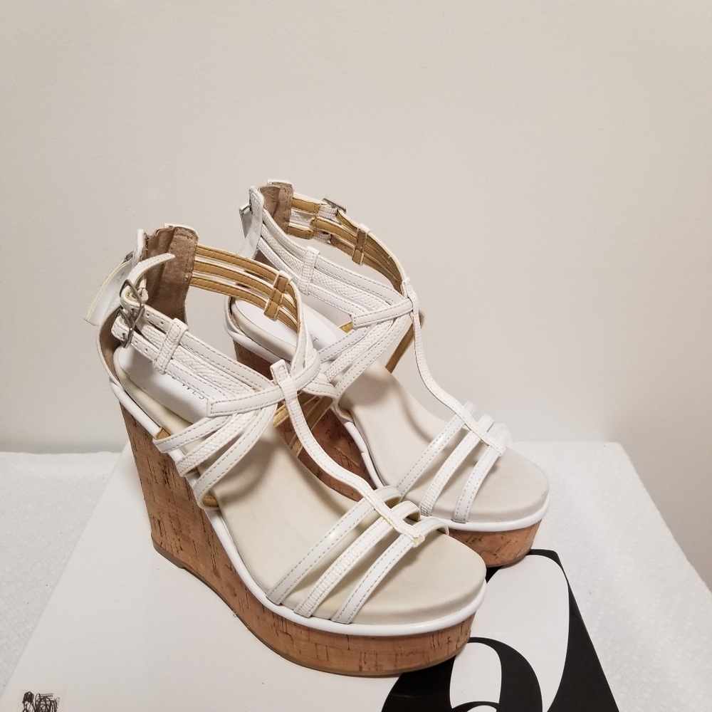 Nine West White Sandal 4" Wedge Heels 👠